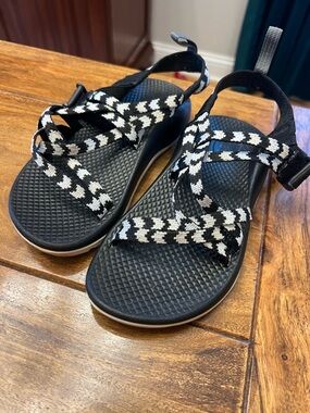 Chaco Black & White Striped Girls